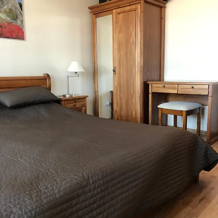 Spacious 2 Bed Close To Gondola *